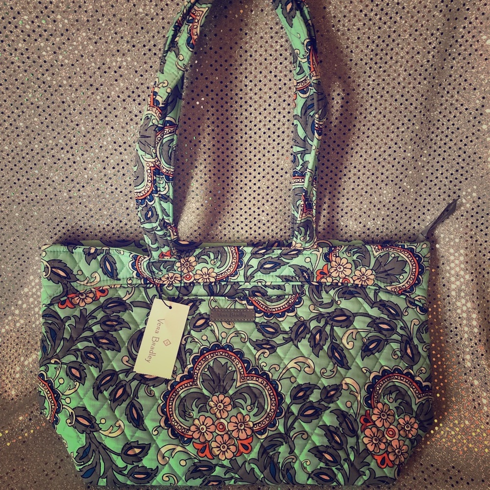 Vera Bradley Mandy in Fan Flowers.